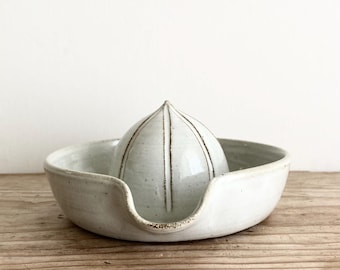 Handmade Ceramic Citrus Juicer: Vintage Style