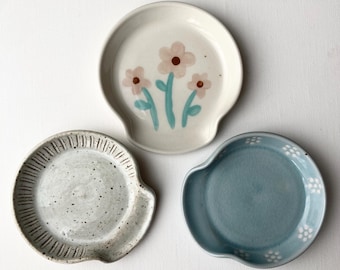 Reposacucharas de cerámica hecho a mano: soporte para utensilios de cocina