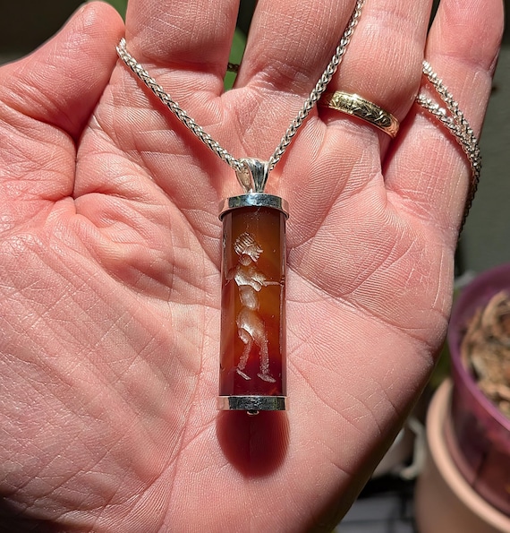 Ancient Near Eastern Agate Cylinder Seal