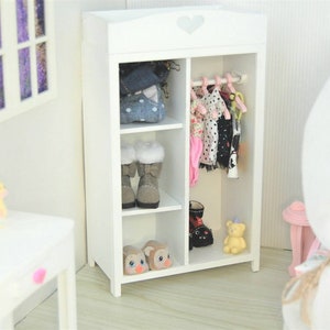 Wardrobe for 1/8 diorama for pukifee, lati yellow, nappy choo or other dolls of the same size