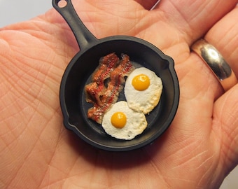 Miniature Bacon and Eggs Skillet Magnet – Realistic Breakfast Food Art Fridge Decor