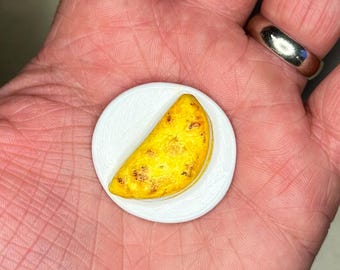 Mini Cachapa Magnet | Handmade Venezuelan Food Collectible