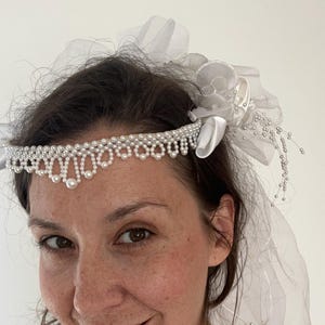 Vintage Bridal Veil with Pearl Headpiece White Circle drop veil 70s