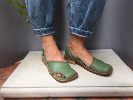 Square toe green Italian sandals GRINTO Leather so