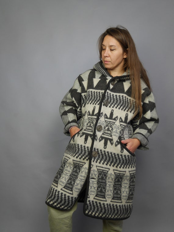 Wool blanket style coat Southwestern Peruvian mon… - image 2