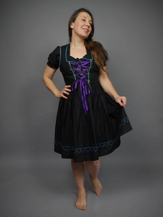 Black Dirndl with front lacing Black blouse Sleev… - image 3