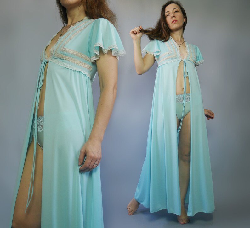 Blue woman robe from 80/'s Long length Kimono dressing gown Butterfly sleeves Lace details Light synthetic homewear Vintage woman robe 80/'s
