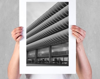 Risografieprint Preston busstation | A3 zwart-wit poster met brutalistische architectuur