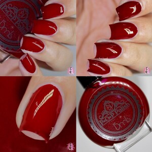 Puede incluir: Un collage de im&aacute;genes que muestran una aplicaci&oacute;n de esmalte de u&ntilde;as rojo intenso. Las im&aacute;genes incluyen primeros planos de u&ntilde;as manicuradas con el esmalte brillante y un frasco de esmalte de u&ntilde;as con la marca "P.O.P Polish" visible.