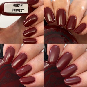 Puede incluir: Un collage de im&aacute;genes que muestran un esmalte de u&ntilde;as burdeos oscuro. El esmalte se aplica en varias u&ntilde;as, mostrando el color y el acabado. La etiqueta del frasco dice "ORGAN HARVEST". El color es un rojo oscuro intenso.