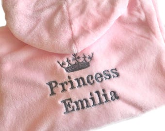 Vestaglia personalizzata per neonati, accappatoio con iniziali di principessa/principe, corona, regalo per feste, compleanni, Natale, neonati, bambini piccoli, bambine e bambini.