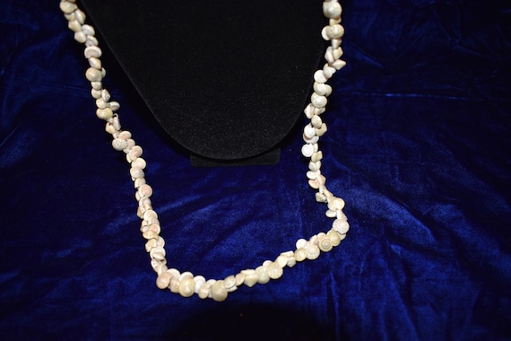 Vintage Polynesian Sea Shell 36" Necklace, Vintag… - image 4