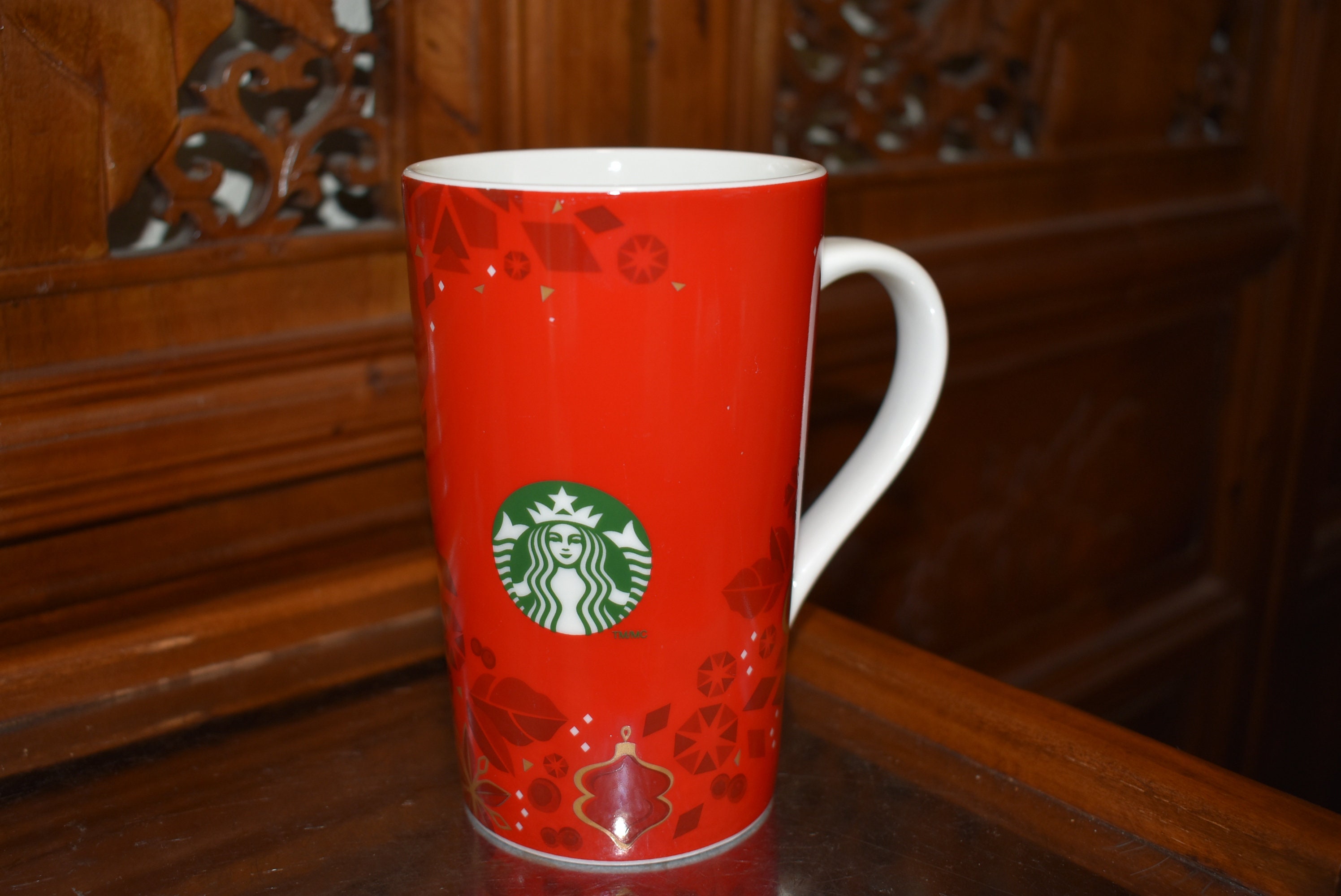 Iowas Coffee Obsession Discover The Ultimate Starbucks Mug For Hawkeye Fans - ltorb0v