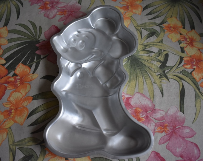 Vintage 1978 Wilton Disney Mickey Mouse Cake Pan Full Body 515-1805 Retired Pan, Disney Mickey Mouse Baking Cake Pan,Wilton Baking Products