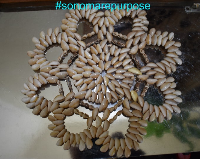 Vintage 1970s Sea Shell Flower Trivet, Mid-Century Trivet, Rare Sea Shell Trivet, Flower Trivet, Trivet, Antique Trivet, Vintage Sea Shells