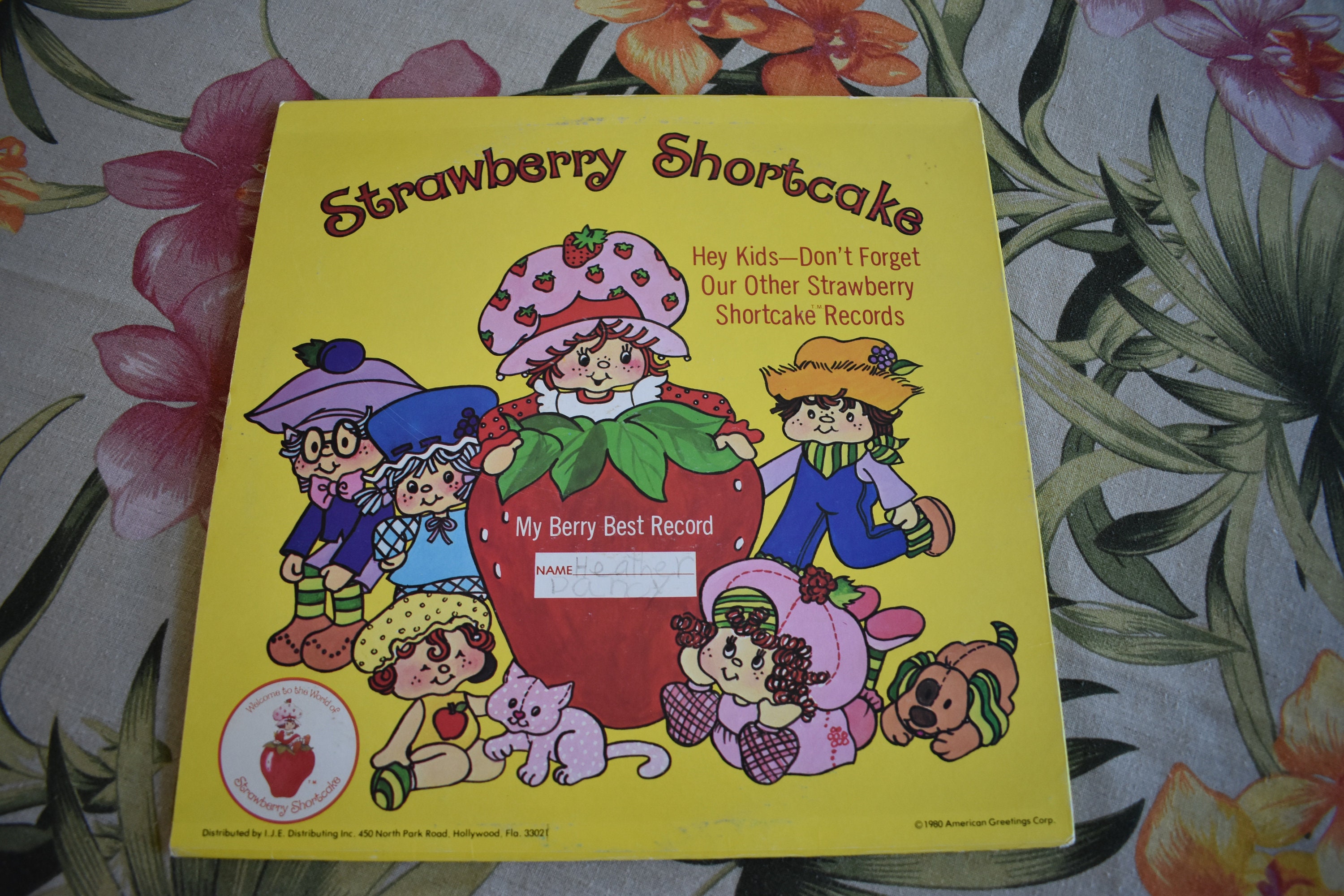 Strawberry Shortcake Sweet Songs Kid Stuff Vintage Record 1980 Children S Record Kids Record Strawberry Shortcake Sweet Songs Kid Stuff Vintage Record 1980 Children S Record Kids Record