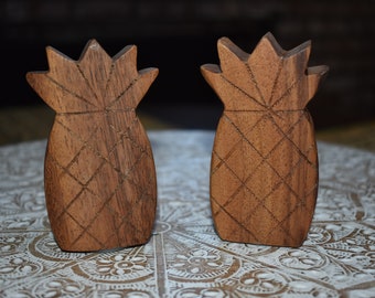 1970's Hand Carved Wooden Pineapple Salt and Pepper Shakers, Pineapple Decorations,Mid Century,Pineapple Decor,Vintage Hawaii Style Shakers