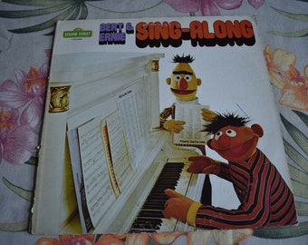 Sesame Street, Bert and Ernie –Bert and Ernie Sing Along, Kermit the Frog, Miss Piggy, Jim Henson, Sesame Street Muppets, CTW 22068