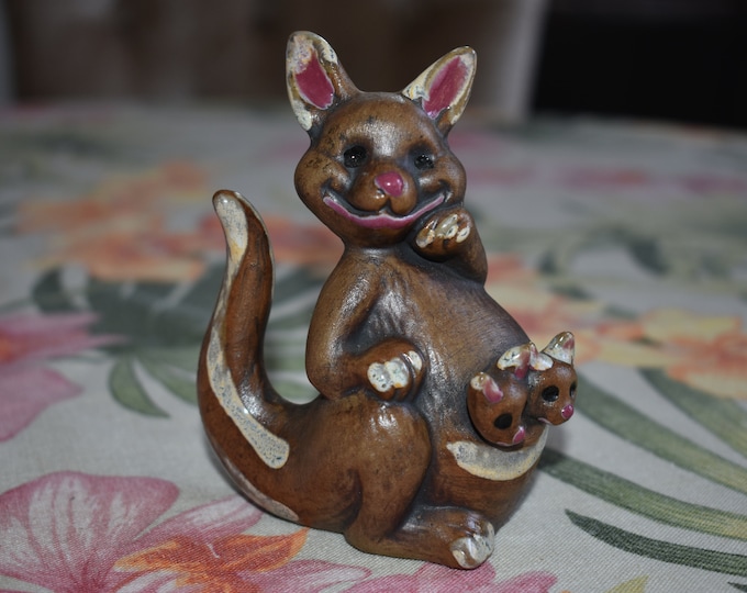 Vintage USA Ceramic Mother Baby In Pouch Kangaroo Figure Statue Australia Decoration, USA Pottery