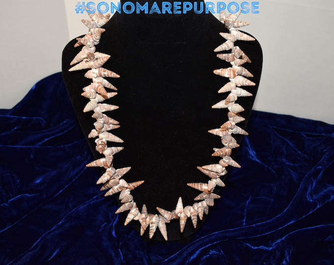 Vintage Polynesian White Brown Sea Shell Necklace 34", Vintage Handmade Necklace, Tiki Necklace,Shell Necklace, Vintage Sea Shell Necklace