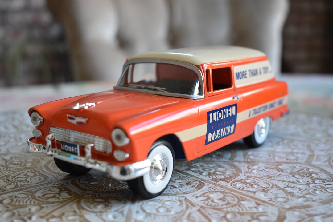 Eastwood Automobilia Lionel 303500 1955 Chevrolet Delivery Truck Bank