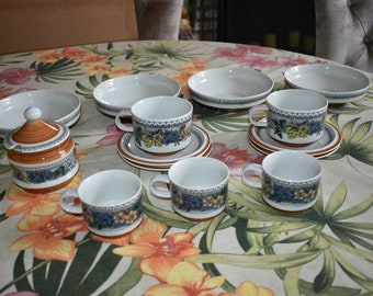 Lot of 14 Vintage GOEBEL Country Burgund BAVARIA W. GERMANY Plates, Bowls, Cups