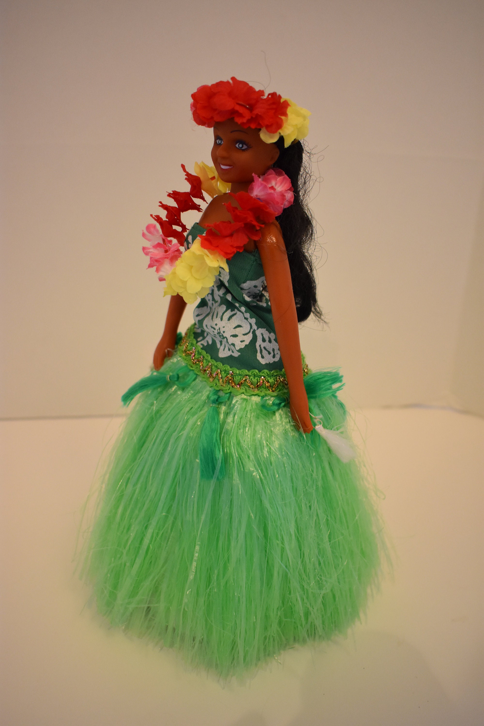 Vintage Pearly Shells Walking and Dancing Hula Girl Doll Vintage Tiki Tiki Decor Beach Decor Island Decor Hula Girl Hula Luau Hawaiian