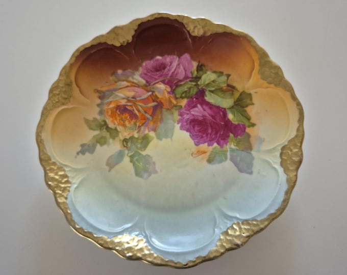 Unger & Schilde of Roschuetz Thuringia Germany, Hand-Painted, Antique Plate, 1909-1916., Artist Signed "Wilms", Gold Gilted, Scalloped Rim