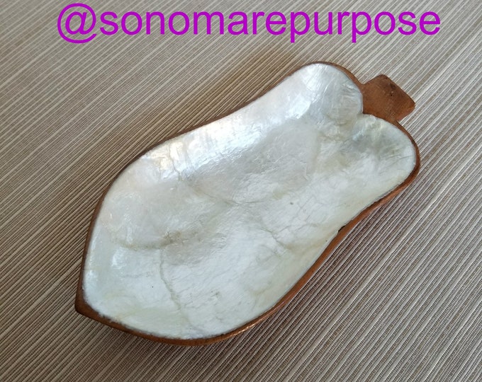 Vintage Monkey Pod Wood Palm Leaf Bowl Serving Dish, Made in Hawaii, Chip & Dip, Acacia Wood, Vintage Hand Made Wooden Bowl, Snack Bowl