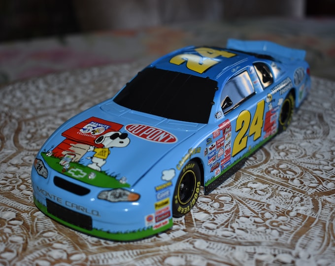 Jeff Gordon #24 DuPont Peanuts 50th Celebration Snoopy 1:24 Scale Stock Car, NASCAR racing, Die Cast Car Bank, Joe Cool, Charles Schulz