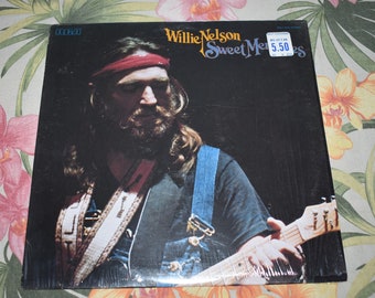 Vintage Willie Nelson – Sweet Memories Vinyl Record Vintage Album, Willie Nelson Folk Rock, Willie Nelson Country Record, AHL1-3243