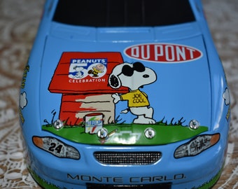 NASCAR PEANUTS スヌーピー クリスマス ミニカー モンテカルロ Jeff Gordon #24 Dupont Peanuts 50th Celebration Snoopy 1:24