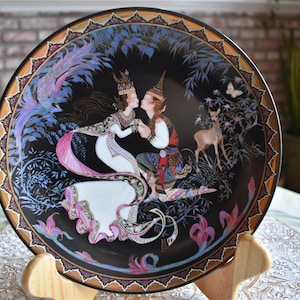 Vintage Royal Porcelain Kingdom of Thailand Hand-Painted Collector&#39;s Plates Collector Plates, Bradex Royal Porcelain Wall Plates