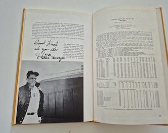 Mid Century Vintage 1967 My Secrets of Playing Baseball by Willie Mays Hardcover Book, Vintage Books, San Francisco Giants Baseball