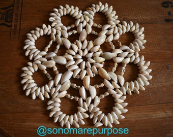 Vintage 1970s Sea Shell Flower Trivet, Mid-Century Trivet, Rare Sea Shell Trivet, Flower Trivet, Trivet, Antique Trivet, Vintage Sea Shells