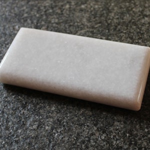 Plinthe - Small base, made of white marble - engraving possible