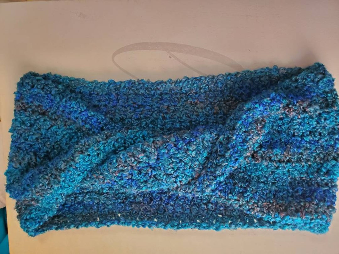 Blue Twisted Infinity Scarf Cowl - Yarn Bee Fireplace Yarn - Etsy