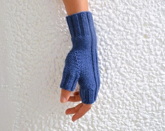 Men's warm fingerless gloves, color royal blue.