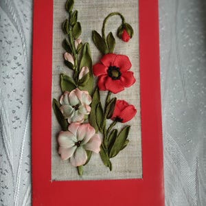 Carte fleurie d'anniversaire, carte florale brodée, broderie au ruban, calendrier floral, carte florale de voeux, carte florale 3D, fleur du mois de naissance