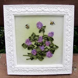 Embroidered clover, 3D clover bumblebees, framed clover picture, ribbon embroidered picture, botanical picture clover, wild meadow flowers