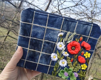 Återvunnen denimväska med blommig brodering, axelväska i lapptäcke