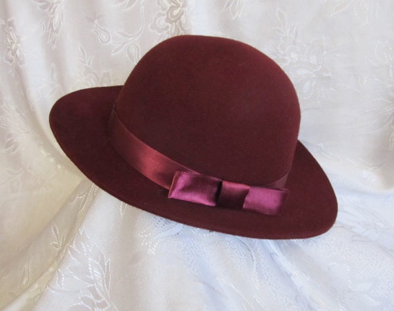 Women felt burgundy hat, romantic bowler hat with