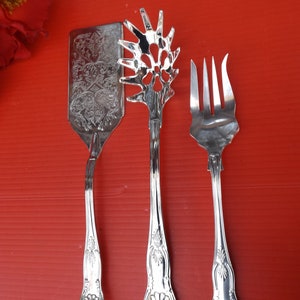 Set lot 3 Silver plated serving flatware same beautiful shell pattern  Replacement Banquet wedding excellent vintage Gift idea