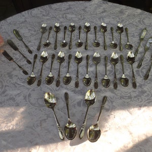 Antique White Orchid Silver Plated Community desert set flatware 24 tea spoons, 4 small serving spoons, 6 butter knives Lot 34 pc Gift idea