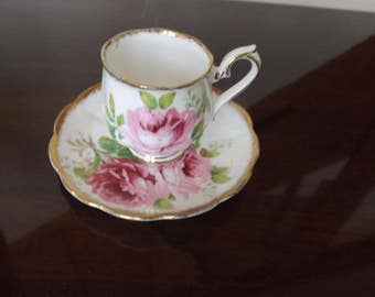 English Vintage collectible ROYAL ALBERT Crown China Tea Cup & Saucer American Beauty Roses design