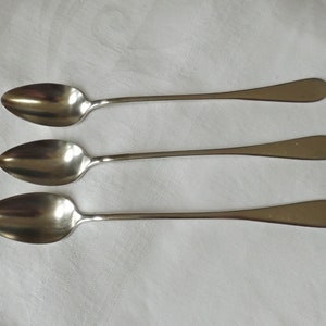 Set lot of 3 Federal silver plated ice cream spoons 8&quot; in excellent condition.  Gift idea