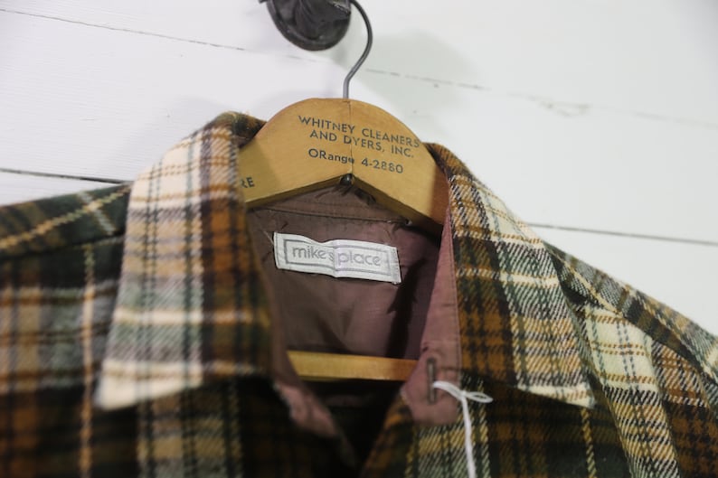 Medium Vintage 1970/'s Mike/'s Place Brown /& Yellow Flannel Button Down Shirt