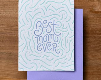 Carte de fête des mères de la meilleure maman de tous les temps - Carte de voeux typographique