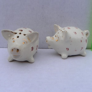 Vintage Gold Accent Pig Salt and Pepper Shakers , Ceramic Pigs S&P Shakers , Mid Century Modern , Japan Ceramic Pig , Kitchen Accessory