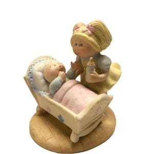1984 Cabbage Patch Kids Ceramic Figurine - Getting Acquanted , 1980's Vintage CPK Girl and Baby Figure , Xavier Roberts